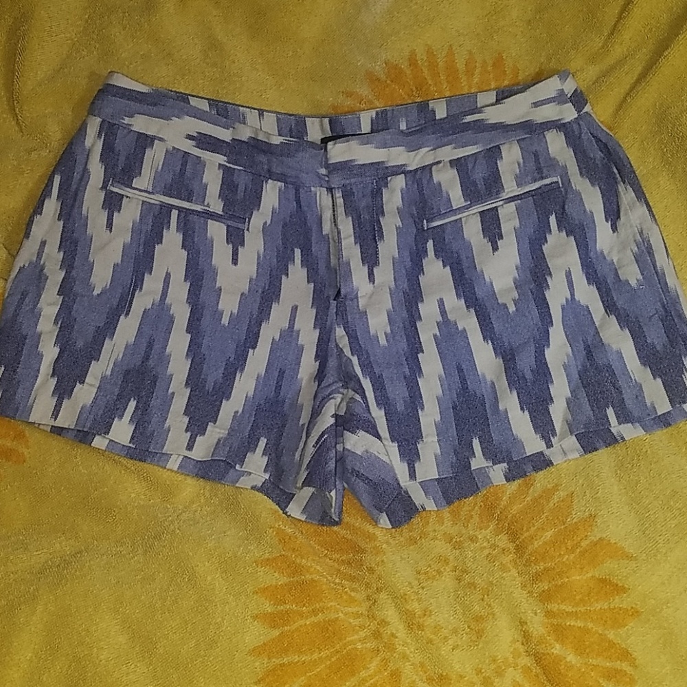 GAP Micro Shorts - Picture 3 of 5